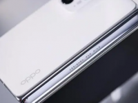 OPPO下半年有三款旗舰其中两款折叠屏一款为常规的直板手机