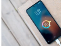 vivo Y77搭载了转换效率达98.5%的超级电荷泵