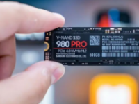 三星今日发布新一代固态盘产品990PRO刷新了PCIe4.0SSD的性能新高