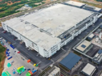 第8.6代氧化物半导体新型显示器件生产线项目投产仪式于广州市黄埔区举行