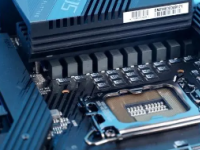 技嘉宣布Z790AORUSTACHYON钛雕主板直接内置了DDR58333XMP的高频配置，