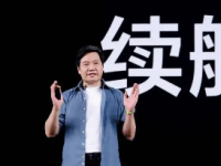 小米创办人雷军表示越用越喜欢小米12SUltra这颗长焦镜头