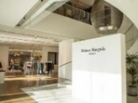 三星电子宣布与巴黎奢侈品牌MaisonMargiela深度合作