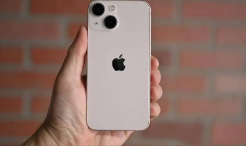 从去年的iPhone14系列开始苹果砍掉了5.4寸的小屏mini机型