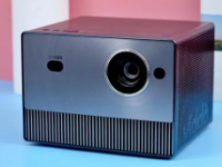 最近三色激光投影Vidda C1S 科龙空调新品QS同框现身天猫亲橙里购物中心