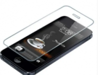 博主UniverseIce发文分享了iPhone15系列的保护膜