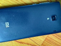 Redmi市场负责人张一帆在微博上晒出了10年前发布的红米1手机