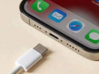 虽然iPhone15全系采用USB-C接口苹果也没有进行限制但是快充方面却没法直视