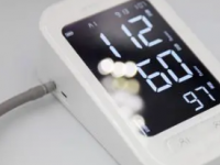 小米都已经发布了自家的血压手表与血压计相比能够更加方便的随时随地测量血压