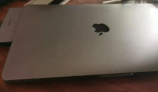 苹果MacBookPro出现了灰尘门事件