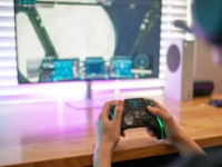 TurtleBeach在其价值200美元的Xbox和PC控制器上安装了防漂移杆和屏幕